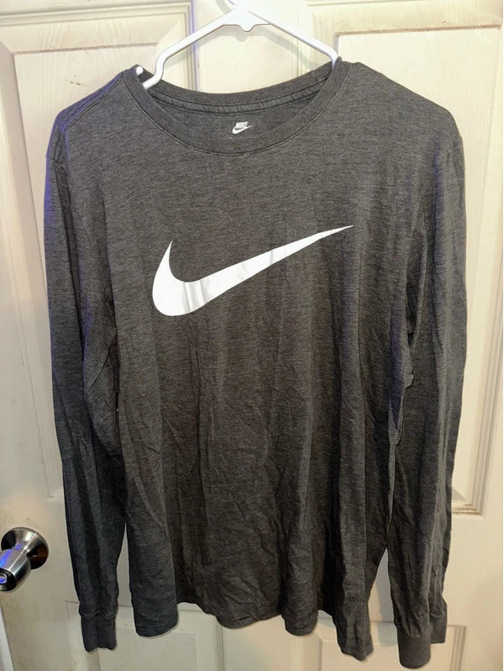 Nike long sleeve shirt size medium